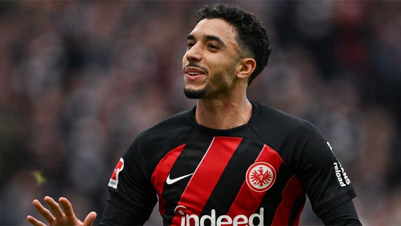 Omar Marmoush đã ghi cả hai bàn thắng quan trọng cho Frankfurt.